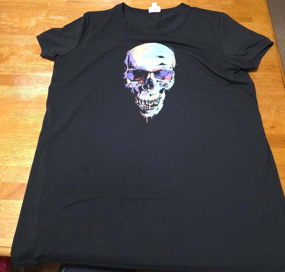 LuLaRoe Graphic T-Shirt Size 2XL Black Rainbow Skull Art Tee